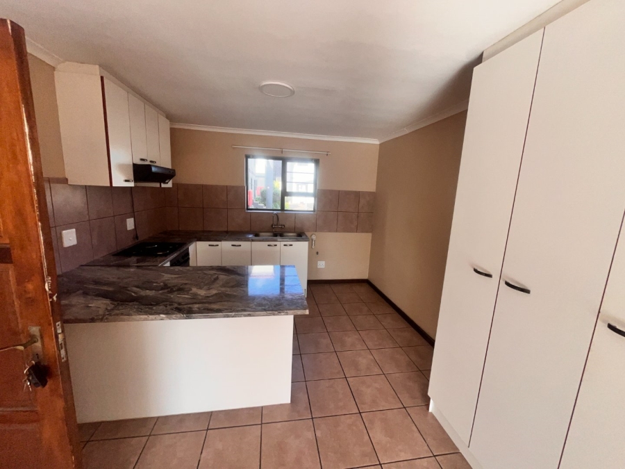 To Let 2 Bedroom Property for Rent in Aston Bay Eastern Cape